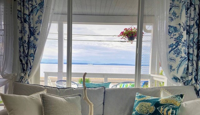 2BR 2BA The Waterfront Gray on Alki Beach