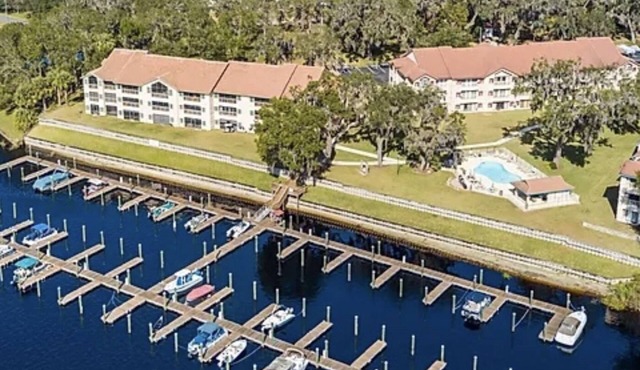 2BR/2BA Welaka River Condo