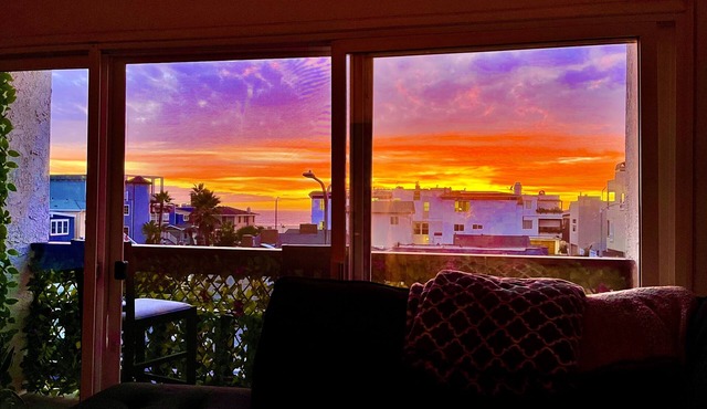 ✅2Br-2Bth🌴1/2 Block off Hermosa Beach Sand 🌊Ocean View 🚗 2 Garage Parking