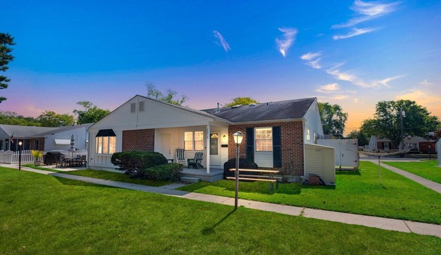 2BR Cape May Retreat - Yard, Beach & Parking