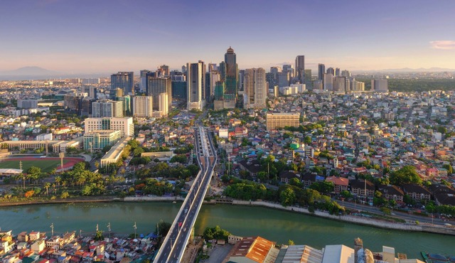 2BR condo, Panoramic views of Makati, BGC & Ortigas city skylines w/AC & wifi