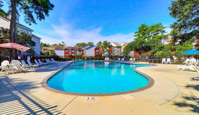 2BR Condo w/Pool, Tennis & 1 Mile to Beach