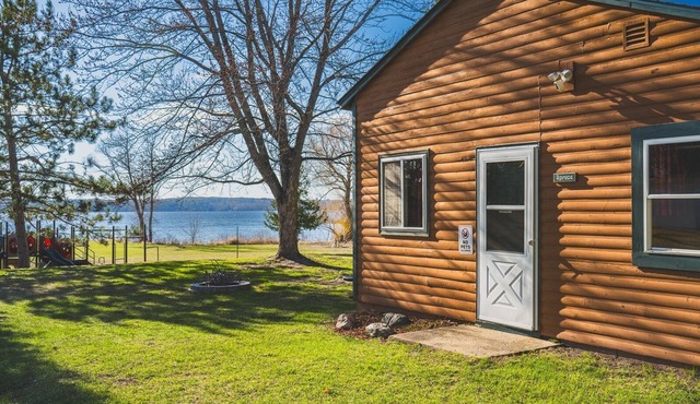 2BR Lakefront Cabin w/Private Launch & Dock