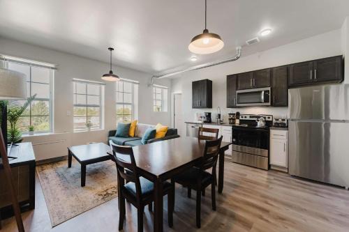 2BR Modern Retreat Near Henry Ford