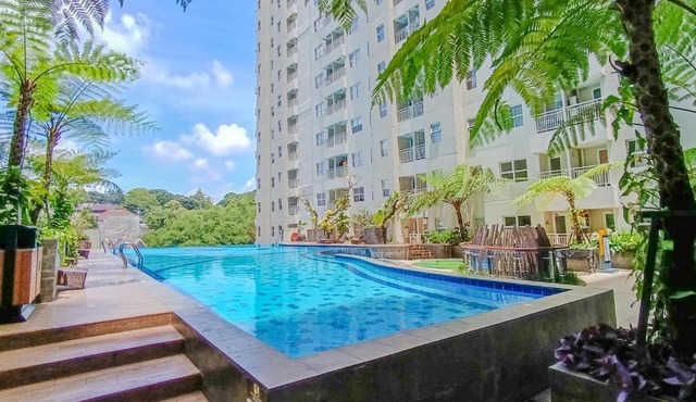 2BR Parahyangan Residences W Pool & Playstation 5