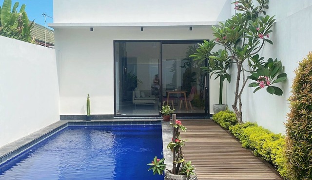 ★ 2BR PRIVATE POOL BOUTIQUE VILLA - OBEROI | SEMINYAK ★