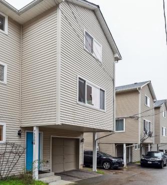 2BR Seattle Oasis - A Short Stroll to Light Rail