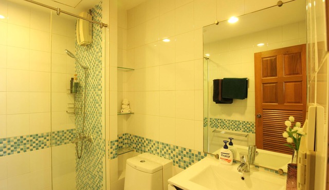 2BR. Spacious, BTS 5 min, Family & Group