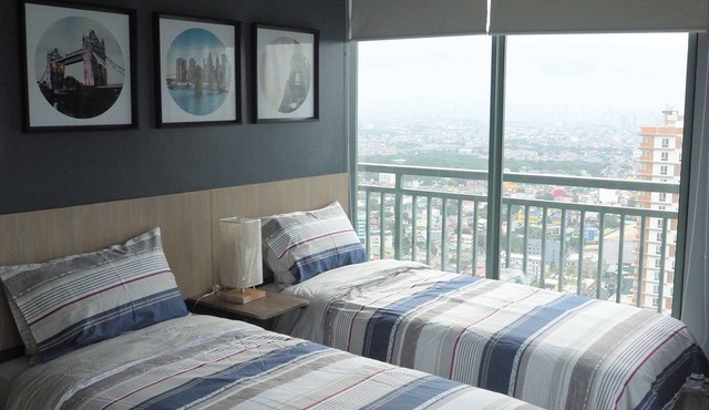 2BR Spacious Executive Corner Suite, with Stunning Views, near Shangri-La