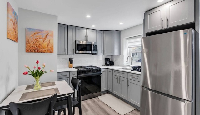 2BR, Steps to the Beach, Free Parking