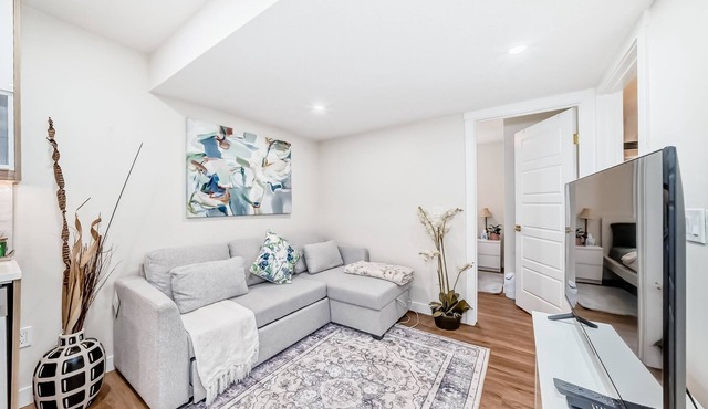 2BR Suite | Seton | Spruce Meadows | WiFi | Pkg| South Campus Hospital