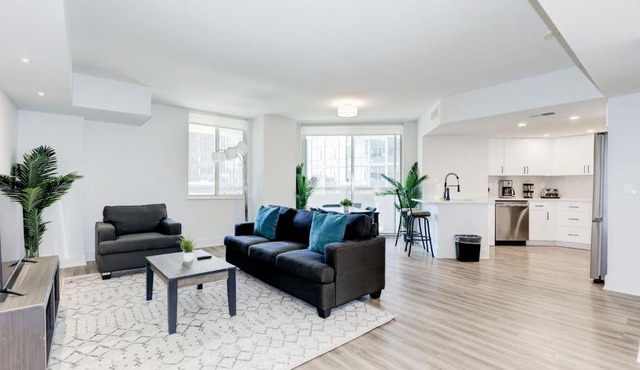 2BR Urban Oasis DC Access with Lux Comforts