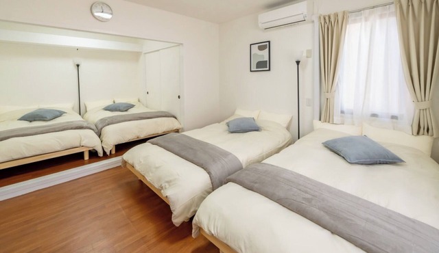 2minute walk from Osakako Station close to Universal Studios Japan and Kaiyukan Family room with /Osaka Ōsaka