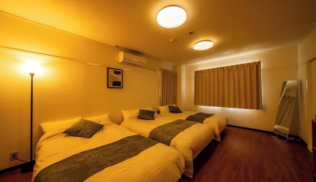 2minute walk from Osakako Station close to Universal Studios Japan and Kaiyukan Triple room priva/Osaka Ōsaka