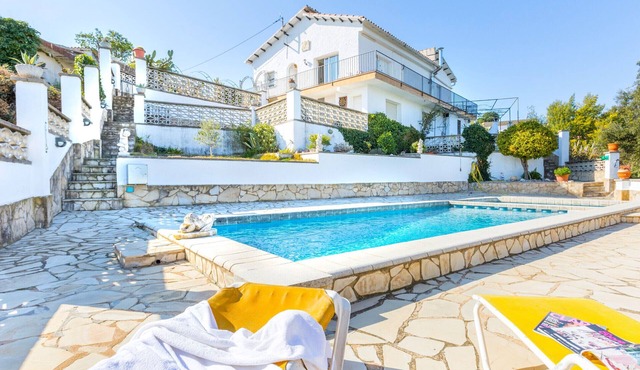 2TER01 - House with 3 bedrooms with private pool located in a very quiet residential area 7 kms from the beach of Lloret de Mar