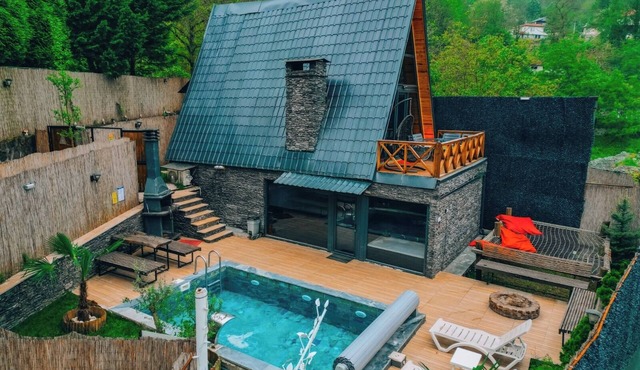 3+1 Heated Pool-Jacuzzi-Fireplace-Sheltered Bungalow for 8 People