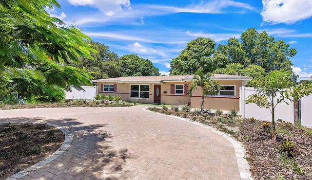 3/2 house with pool & pond in the backyard (73rd Ave)