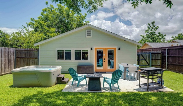 3/2, Private hot tub, fireplace, firepit