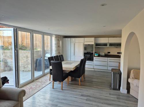 3 Bay Tree Close