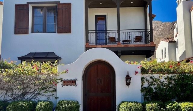 3-bdrm 3-full bath Villa in down town Palm Springs CA with its own patio & spa