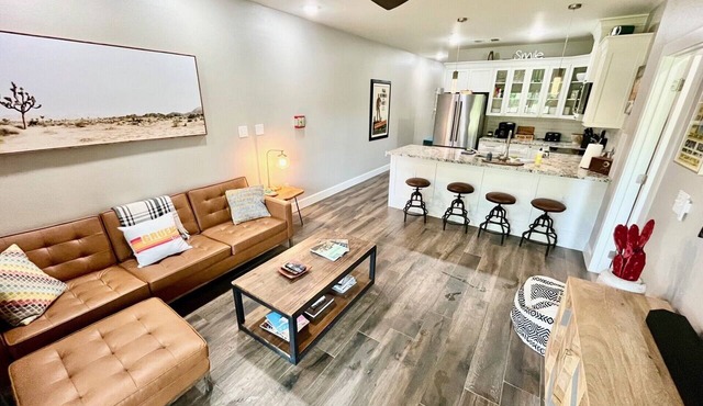 3 BDRM Riverfront First-Floor Corner Condo Walk to Gruene Hall Swim & Relax