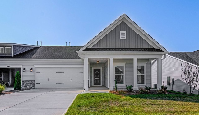 3 Bed/ 2 bath centrally located.