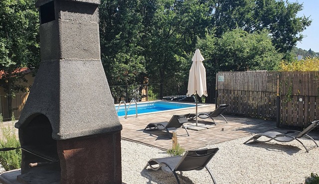 3 Bed 2 Bath Private Pool 2 car Free Parking Wi-Fi Air Con Fully Equipped