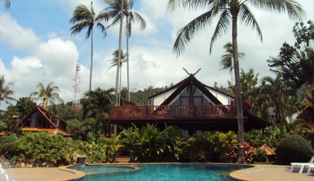 3 bed beach front villa