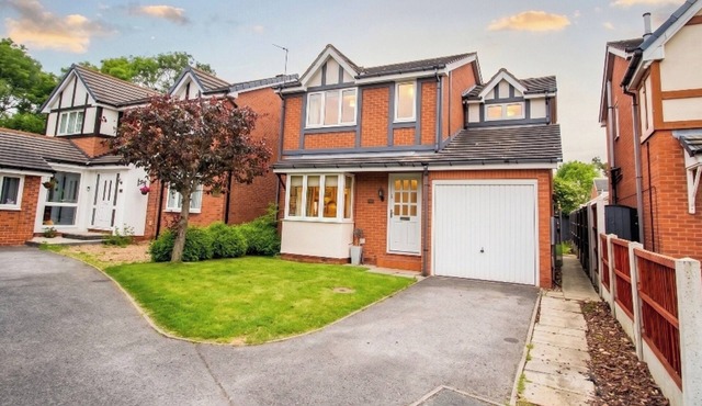 3 Bed Detached - 3 Bathrooms - Parking - Quiet
