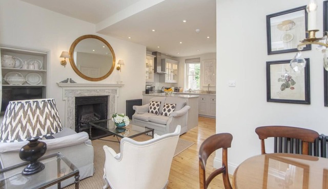3 Bed in Bath (oc-bhr40)