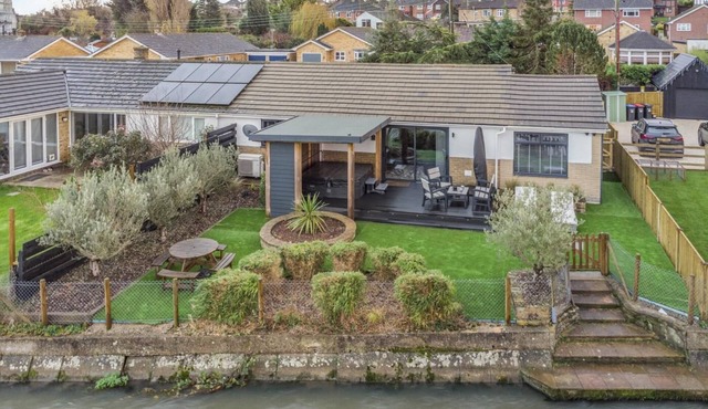 3 Bed in Canterbury (oc-r34439)