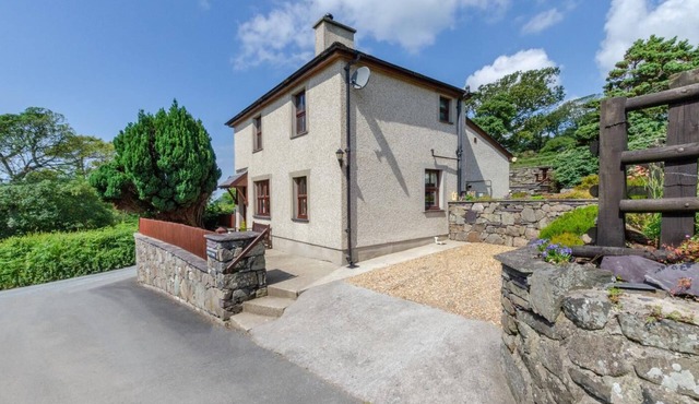 3 Bed in Caernarfon (oc-wag443)