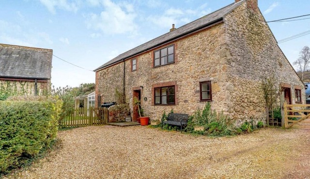 3 Bed in Carisbrooke oc-ic037