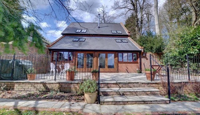 3 Bed in Hartfield (oc-tw653)