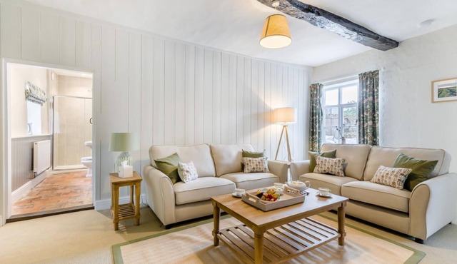 3 Bed in Mannington (oc-r32335)