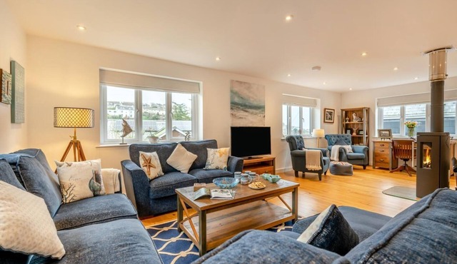 3 Bed in Mevagissey (oc-vaview)