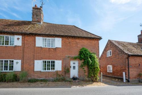 3 Bed in Westleton oc-swc