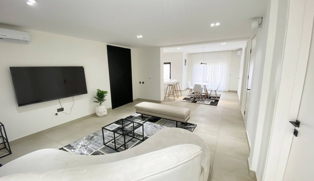 3 Bed Luxury Apartment 1st Flr
