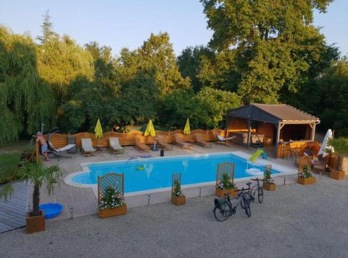 3 Bed Villa Sleeps 5 - Hot Tub Pool Parking