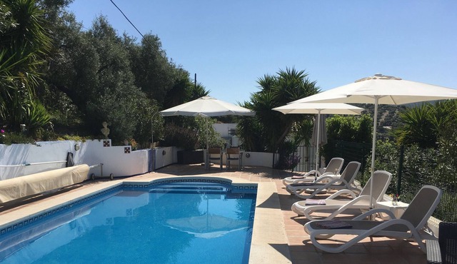 3 Bedroom accommodation with private swimming pool, close to Lake Iznájar.