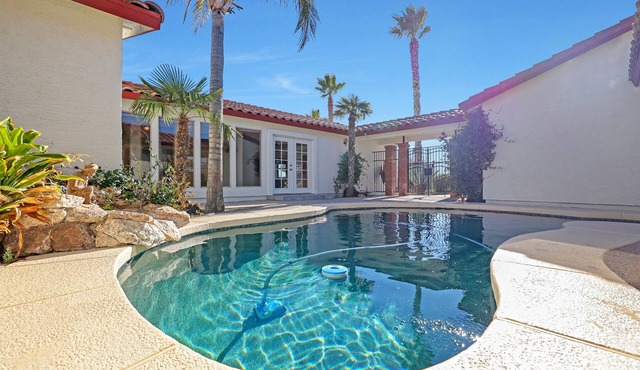 3 Bedroom 2 bath home in Wickenburg AZ with horse facilities and pool.