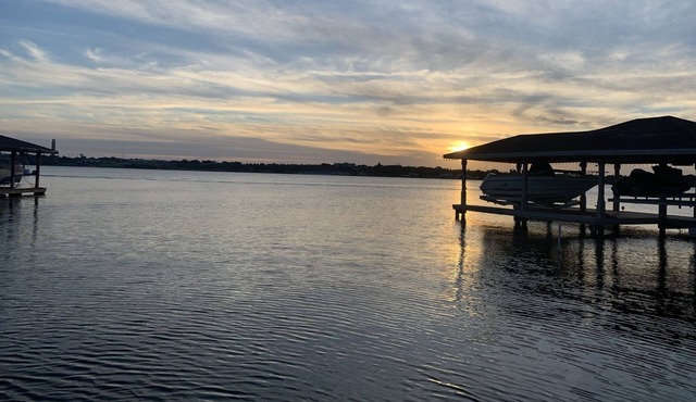 3 Bedroom 3 Bath Lake Clay Getaway with Beautiful Pool