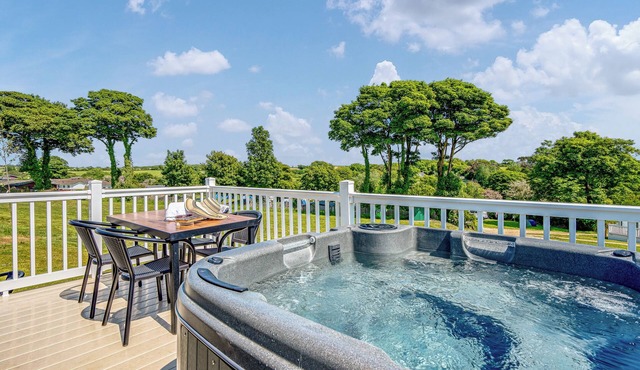 3 bedroom accommodation in Nr St Austell