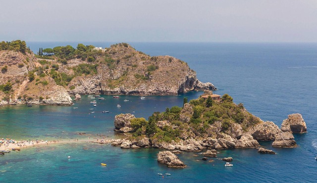 3 bedroom accommodation in Sant Alfio CT