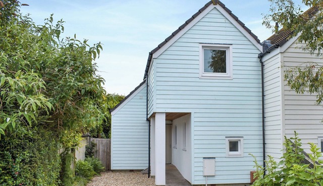3 bedroom accommodation in Elmer, Middleton-on-Sea