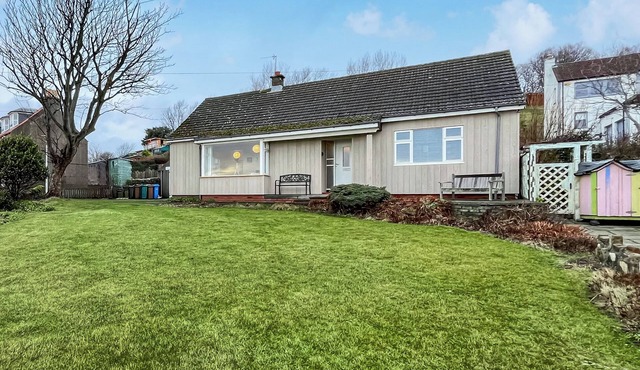 3 bedroom accommodation in Lower Largo