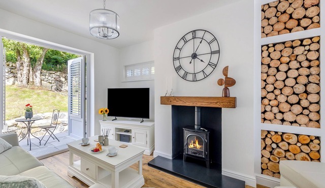 3 bedroom accommodation in Brynrefail, Nr Caernarfon