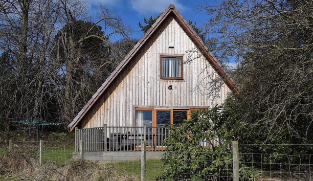 3 bedroom accommodation in Oakley, near Dunfermline