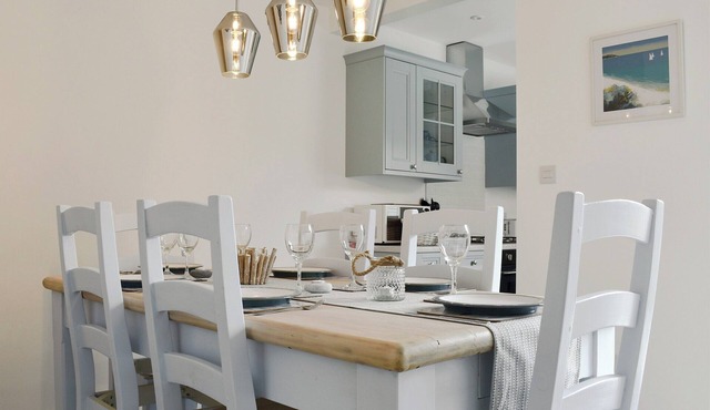 3 bedroom accommodation in Lowestoft