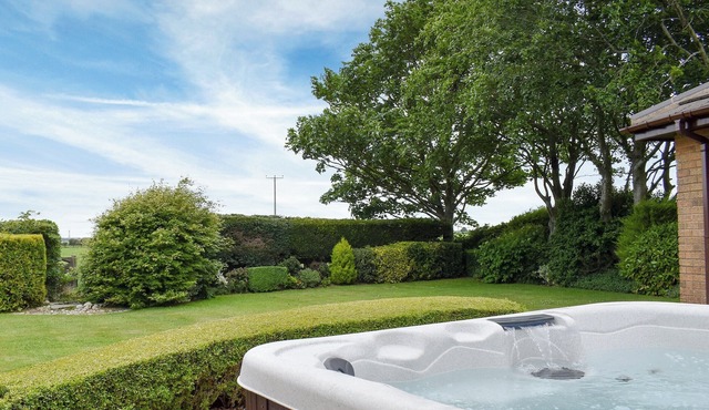 3 bedroom accommodation in Singleton